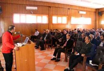 برگزاری دوره آموزشی، آشنایی با تکنیک های فروش و بازاریابی در شرایط اقتصادی، توسط جهاد دانشگاهی همدان